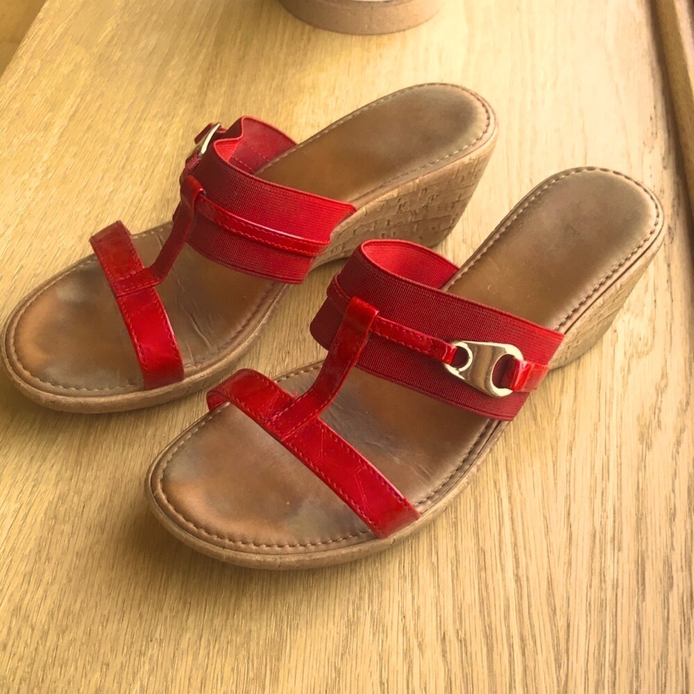 Red summer Wedge